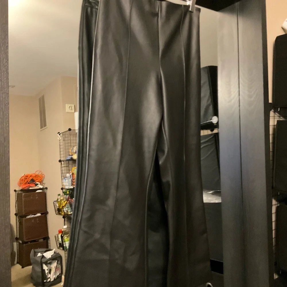 (Lori) Banana Republic Elegant Black Faux Leather Women’s Pants Sz 8 - Picture 1 of 10